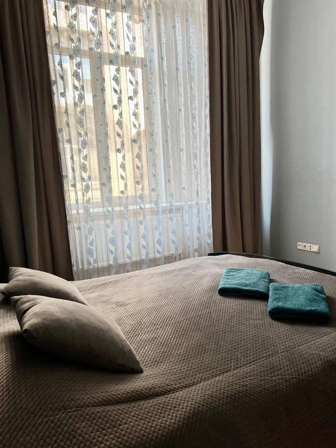לבוב Apartment On Hnatiuka With Parking מראה חיצוני תמונה