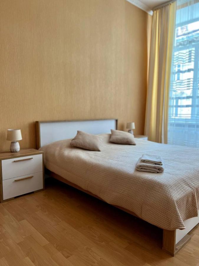 לבוב Apartment On Hnatiuka With Parking מראה חיצוני תמונה