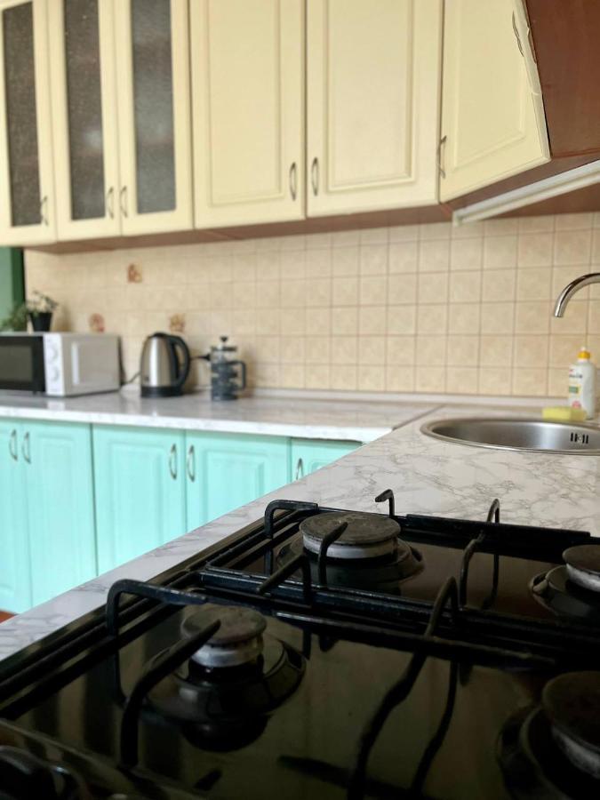 לבוב Apartment On Hnatiuka With Parking מראה חיצוני תמונה